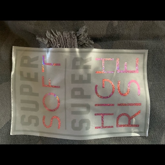 NWT! Camo High Waist Jeans. - Picture 4 of 5